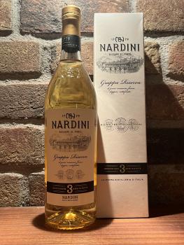 Grappa Italien Venetien Nardini Riserva 50% Vol. 0,7 l Flasche in der Geschenkverpackung