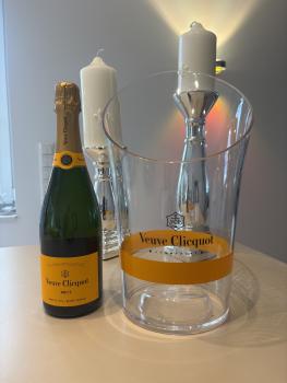 Champagner Frankreich Veuve Clicquot 0,75 l Flasche inkl. Champagnerkühler