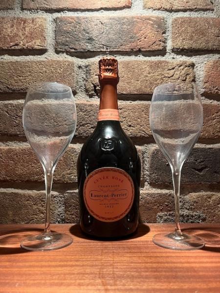 Champagner Frankreich Laurent Perrier Cuvee Rose AOC 0,75 l Flasche und zwei Laurent Perrier Gläser